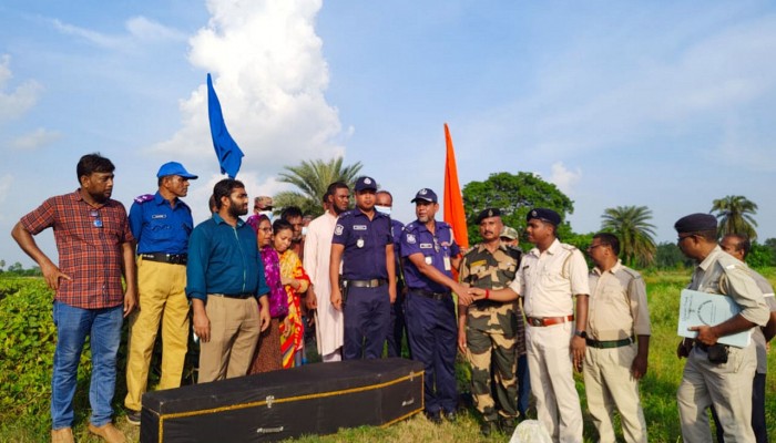 আড়াই মাস পর ঝিনাইদহ যুবকের মরদেহ ভারতে থেকে ফিরলো আড়াই মাস পর ঝিনাইদহ যুবকের মরদেহ ভারতে থেকে ফিরলো